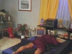 Nach dem Vögeln wird der MILF die Sahne in die Fresse gespritzt