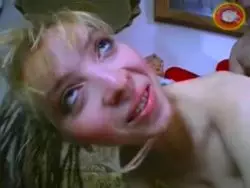 Fickriger Amateur bumst ein unschuldiges Girl