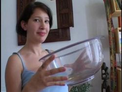 Hobbynutte mit Mega Hupen rubbelt sich das Muschiloch