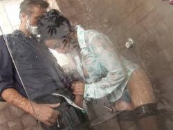 Atemberaubende Frau in Reizunterwäsche wird richtig gerammelt