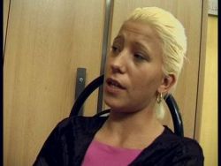 Sexgeile Lady wird vom Doktor extrem untersucht