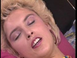 Hardcore Rammeln für zwei notgeile Mamas beim Triosex