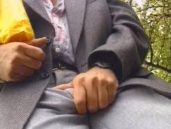 MILF mit großen Brüsten wird im Freien geknallt