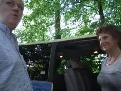 Versaute reife Lady mit kleinen Titten lässt sich nageln