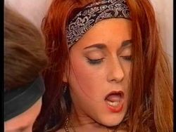Zwei geile Milfs ficken sich die Bumslöcher