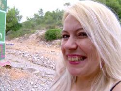 Junge schwarze Pussy gefickt