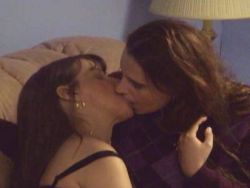 Die beiden sexgeilen Hausfrauenfotzen massieren sich gegenseitig