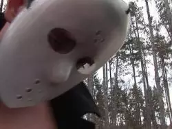 Draußen im Wald wird die Fotze von dem Mann durchgefickt