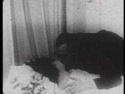 Was für ein versauter Voyeur diesen Streifen wohl mitgefilmt hat