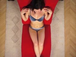 Ihr Kerl darf sie filmen wenn sie sich die Pussy bumst
